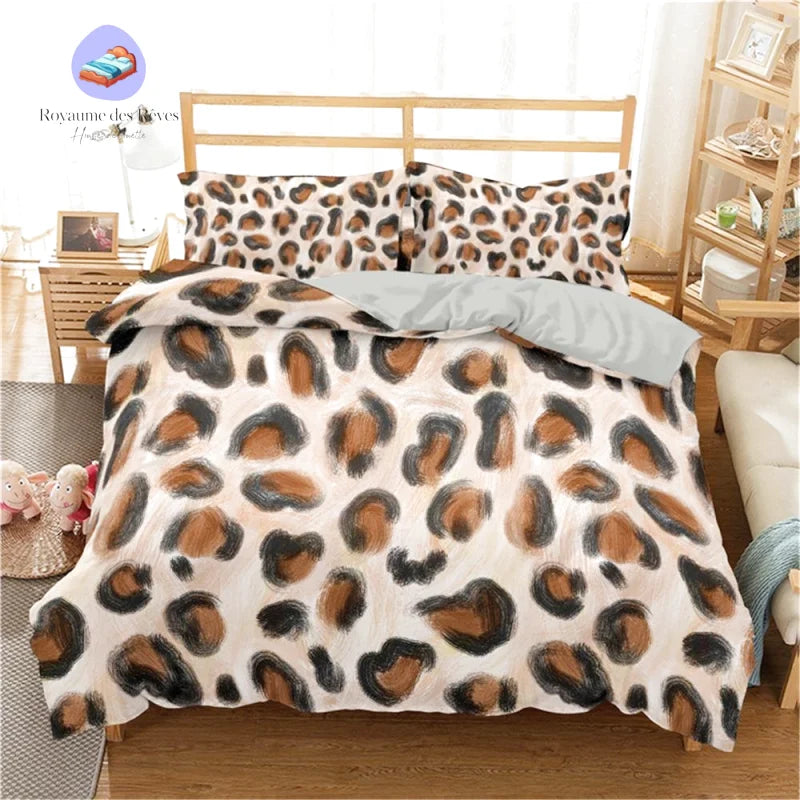 Copripiumino con pittura leopardata